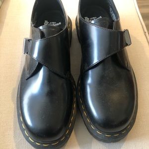 Dr. Martens Black